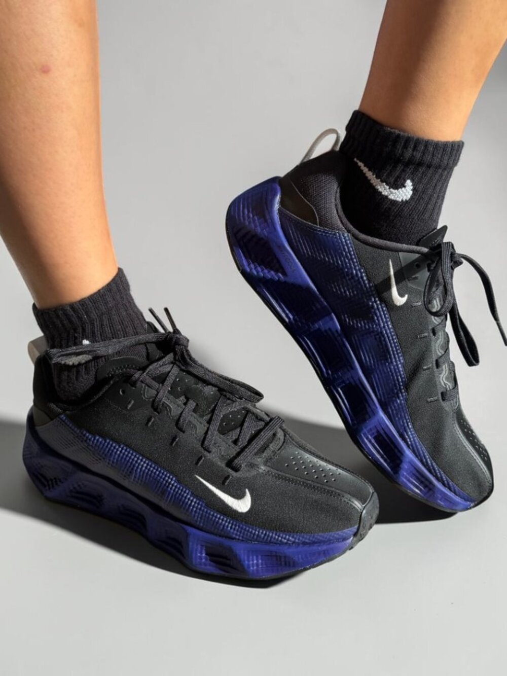 Nike Ava Rover ReactX Sneakers Women’s 7.5 Black New Without Tags